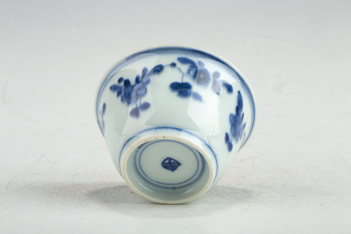 古玩陶瓷·青花折枝花卉紋杯
真品鑒賞圖