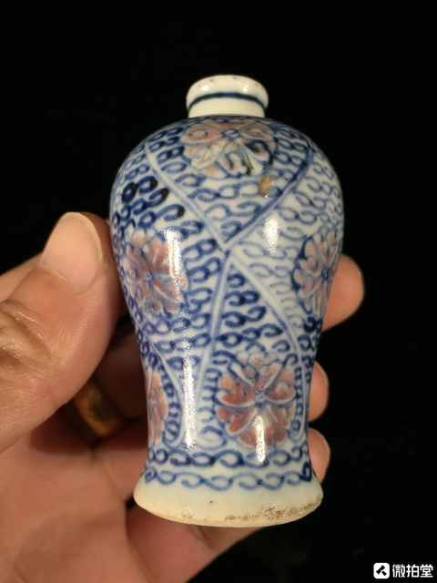 古玩陶瓷青花釉里紅梅瓶式鼻煙壺真品鑒賞圖