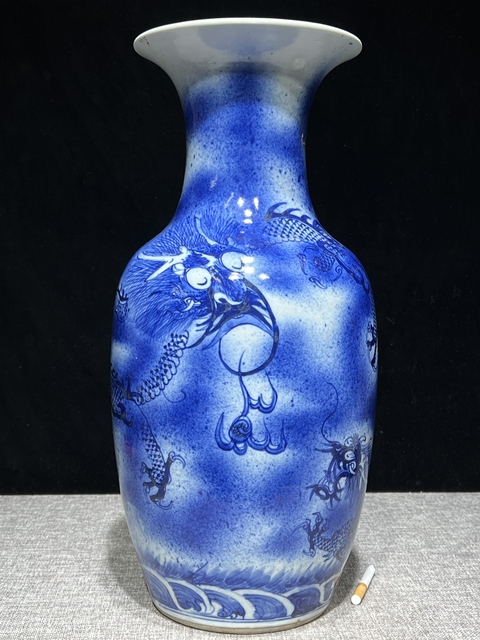 古玩陶瓷吹藍釉青花龍紋撇口瓶真品鑒賞圖