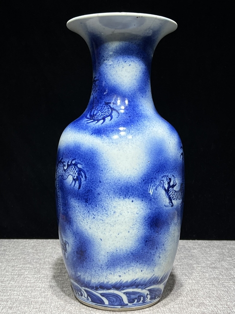 古玩陶瓷吹藍釉青花龍紋撇口瓶真品鑒賞圖