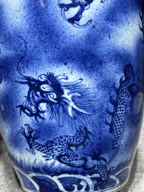 古玩陶瓷吹藍釉青花龍紋撇口瓶真品鑒賞圖