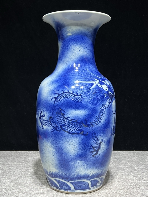 古玩陶瓷吹藍釉青花龍紋撇口瓶真品鑒賞圖