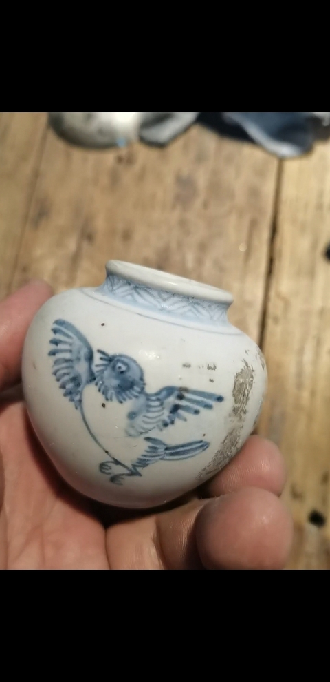 古玩陶瓷安南窯青花花鳥紋罐真品鑒賞圖