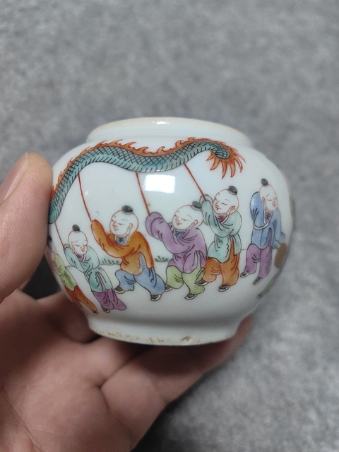 古玩陶瓷粉彩百子鬧龍燈圖紋渣斗真品鑒賞圖