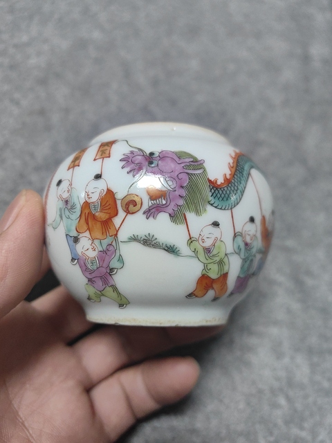 古玩陶瓷粉彩百子鬧龍燈圖紋渣斗真品鑒賞圖
