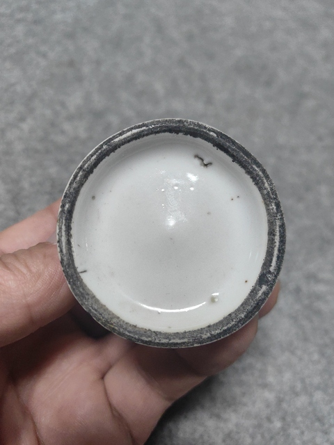 古玩陶瓷刻瓷鐘式水盂真品鑒賞圖