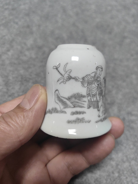 古玩陶瓷刻瓷鐘式水盂真品鑒賞圖