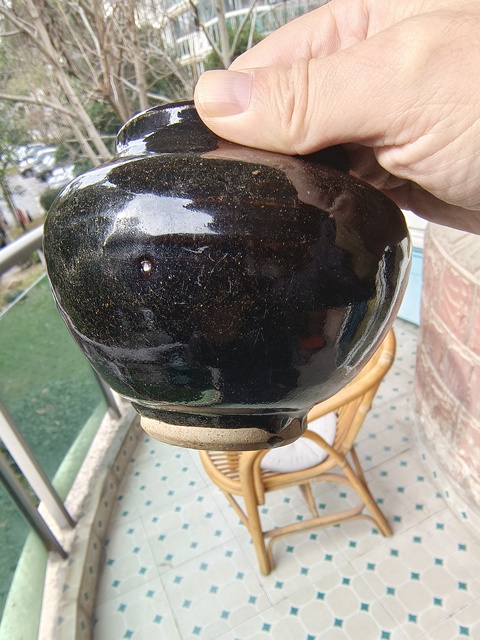 古玩陶瓷磁州窯系黑釉罐真品鑒賞圖