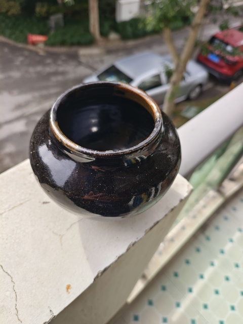 古玩陶瓷磁州窯系黑釉罐真品鑒賞圖