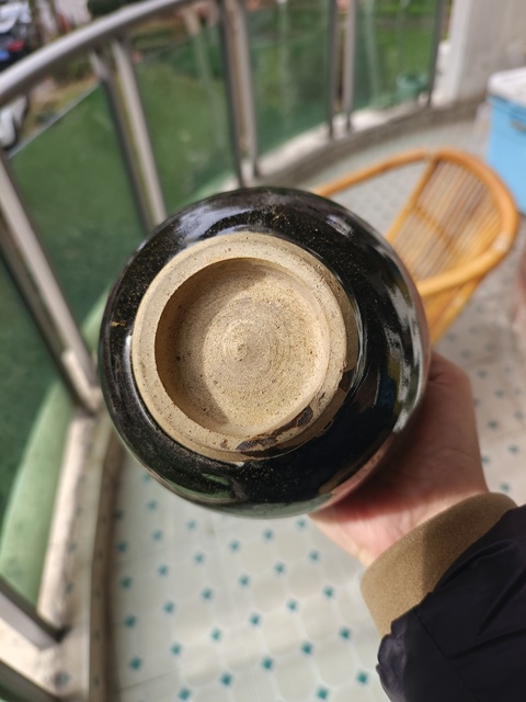 古玩陶瓷磁州窯系黑釉罐真品鑒賞圖
