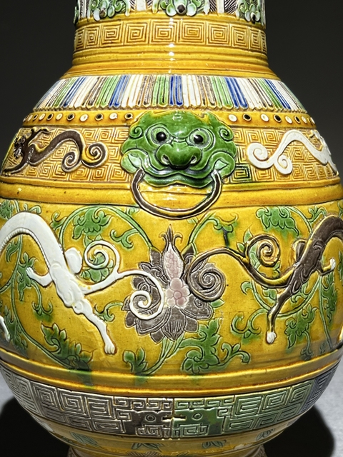 古玩陶瓷龍紋瓶真品鑒賞圖