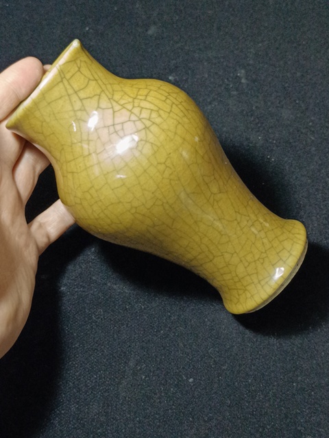 古玩陶瓷黃哥釉瓶真品鑒賞圖