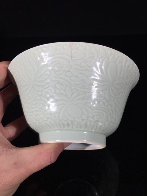 古玩陶瓷康熙青釉刻花鳳紋碗真品鑒賞圖