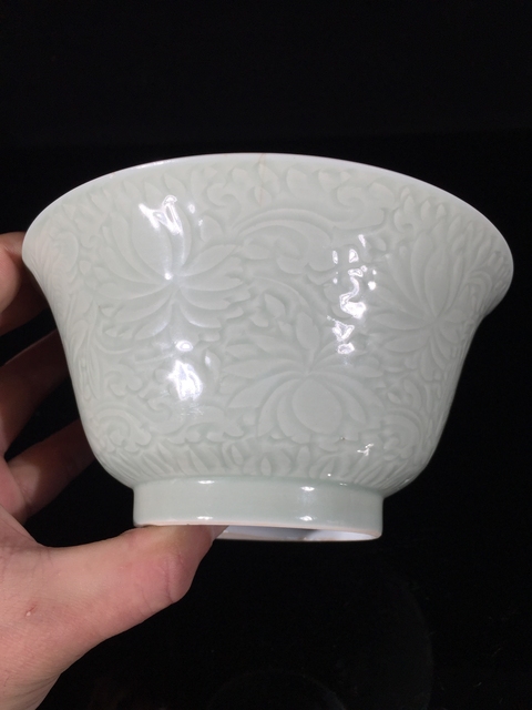 古玩陶瓷康熙青釉刻花鳳紋碗真品鑒賞圖