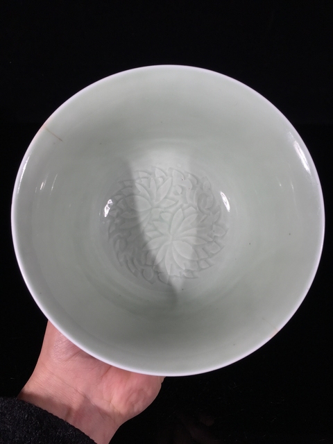古玩陶瓷康熙青釉刻花鳳紋碗真品鑒賞圖