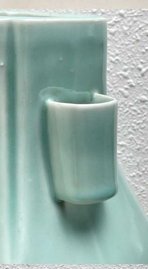 古玩陶瓷清光緒粉青釉貫耳瓶真品鑒賞圖