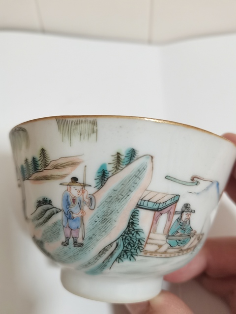 古玩陶瓷人物紋粉彩杯真品鑒賞圖