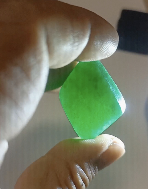 古玩玉器天然翡翠料真品鑒賞圖