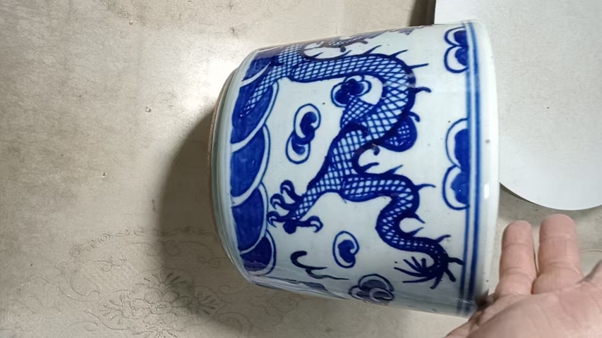 古玩陶瓷青花雙龍戲珠紋爐真品鑒賞圖