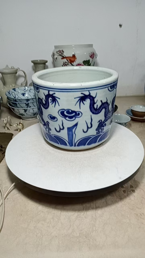 古玩陶瓷青花雙龍戲珠紋爐真品鑒賞圖