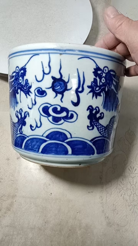 古玩陶瓷青花雙龍戲珠紋爐真品鑒賞圖