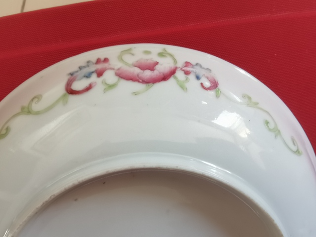 古玩陶瓷百花不落地粉彩盤真品鑒賞圖