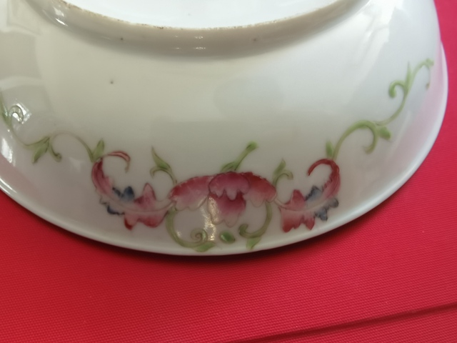 古玩陶瓷百花不落地粉彩盤真品鑒賞圖