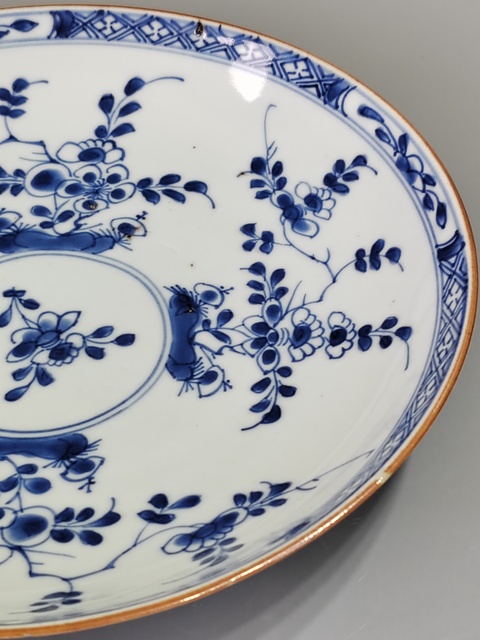 古玩陶瓷青花花卉紋盤真品鑒賞圖