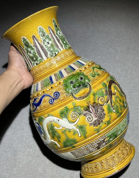 古玩陶瓷龍紋瓶真品鑒賞圖