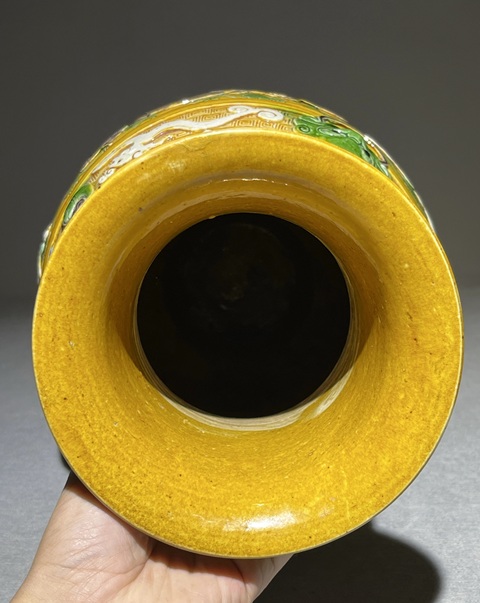 古玩陶瓷龍紋瓶真品鑒賞圖