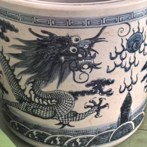 古玩陶瓷龍紋青花香爐真品鑒賞圖