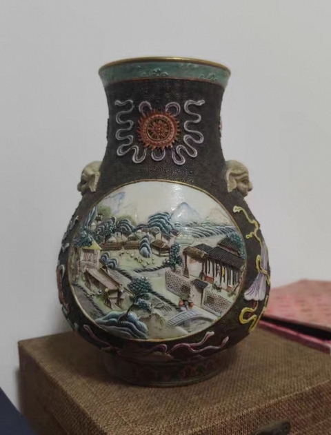 古玩陶瓷民國古銅釉粉彩雕瓷人物故事圖尊真品鑒賞圖