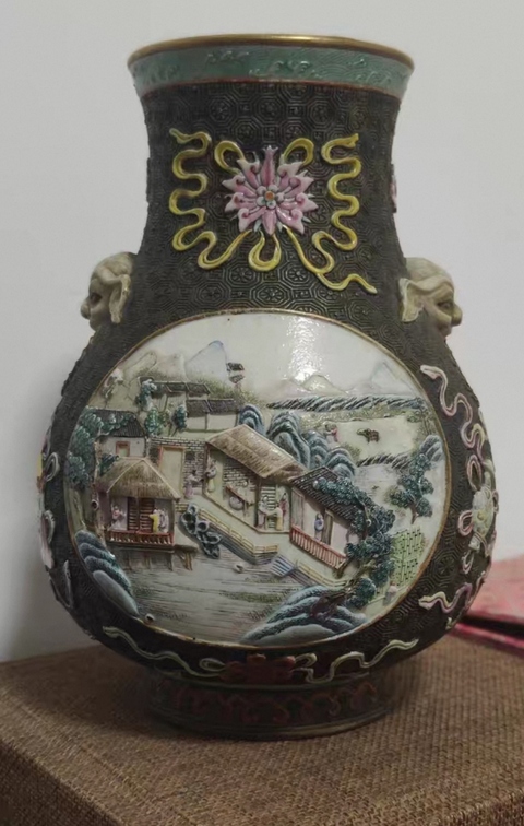 古玩陶瓷民國古銅釉粉彩雕瓷人物故事圖尊真品鑒賞圖