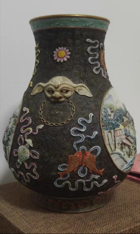 古玩陶瓷民國古銅釉粉彩雕瓷人物故事圖尊真品鑒賞圖