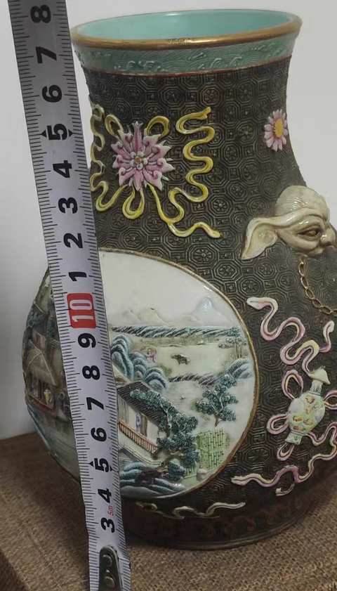 古玩陶瓷民國古銅釉粉彩雕瓷人物故事圖尊真品鑒賞圖