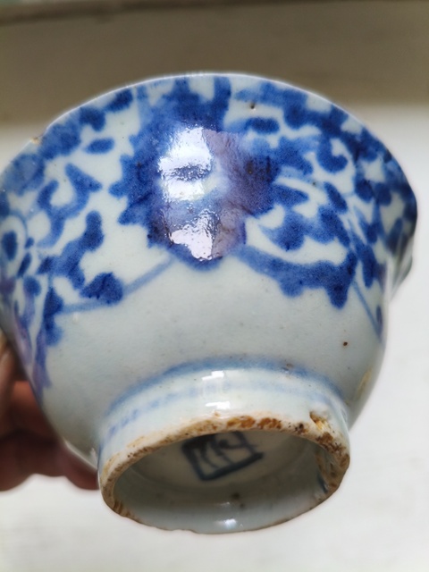 古玩陶瓷花卉紋青花碗真品鑒賞圖