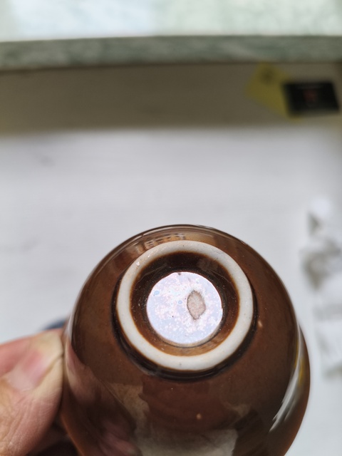 古玩陶瓷外紫金釉內(nèi)青花杯真品鑒賞圖