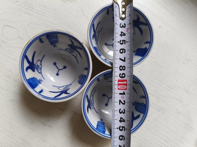 古玩陶瓷外紫金釉內(nèi)青花杯真品鑒賞圖