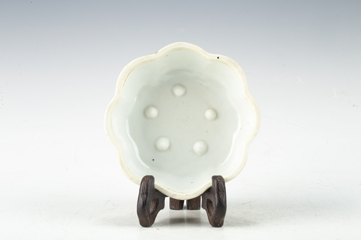 古玩陶瓷民國(guó)·粉彩花卉紋皂盒真品鑒賞圖