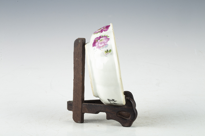 古玩陶瓷民國(guó)·粉彩花卉紋皂盒真品鑒賞圖