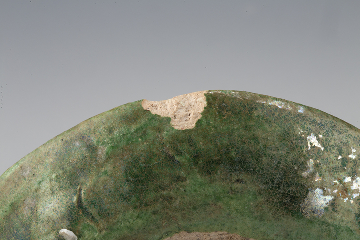 古玩陶瓷清·三彩貼塑萊菔紋小盤真品鑒賞圖