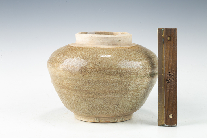 古玩陶瓷清·哥釉罐真品鑒賞圖