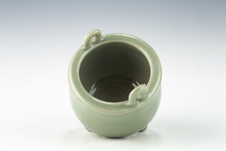 古玩陶瓷清·豆青釉雙耳三足爐真品鑒賞圖