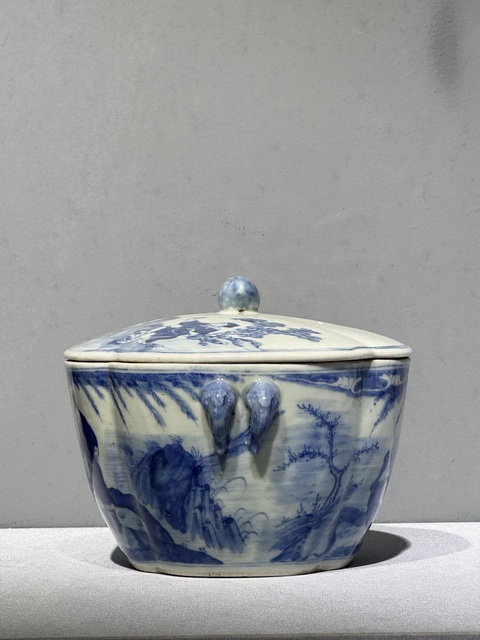 古玩陶瓷青花人物紋神龕恭盒真品鑒賞圖