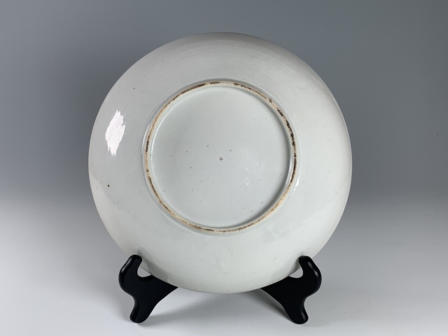 古玩陶瓷清早期·粉彩花蝶紋盤真品鑒賞圖