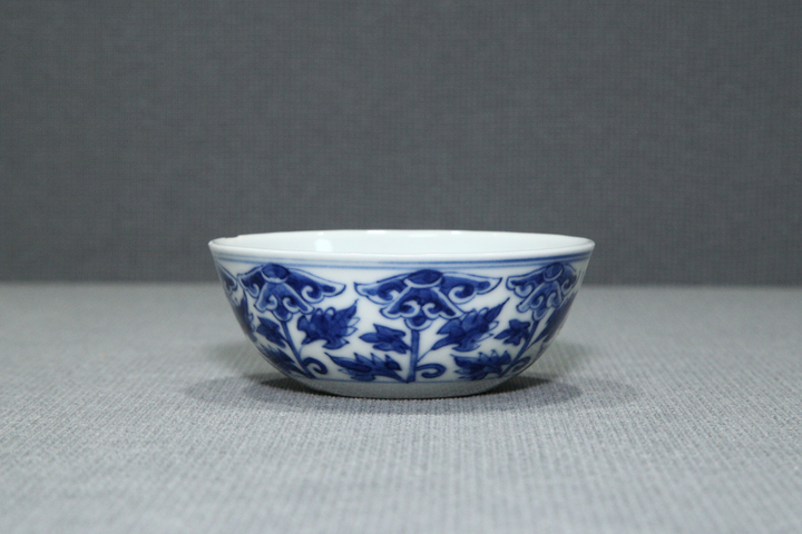 古玩陶瓷清光緒·青花纏枝蓮紋臥足杯（官）真品鑒賞圖