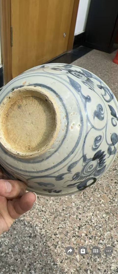 古玩陶瓷青花纏枝花卉紋碗真品鑒賞圖