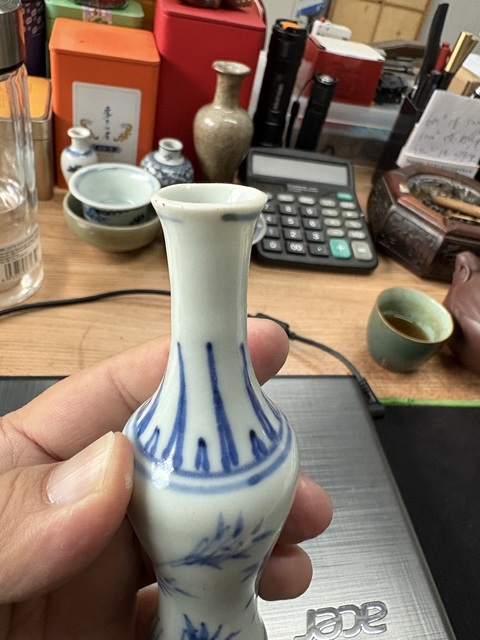 古玩陶瓷青花瓶真品鑒賞圖
