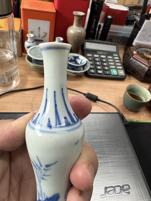 古玩陶瓷青花瓶真品鑒賞圖