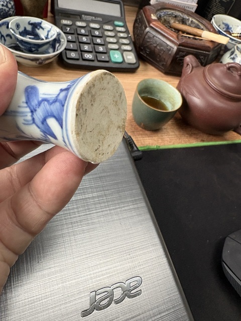 古玩陶瓷青花瓶真品鑒賞圖